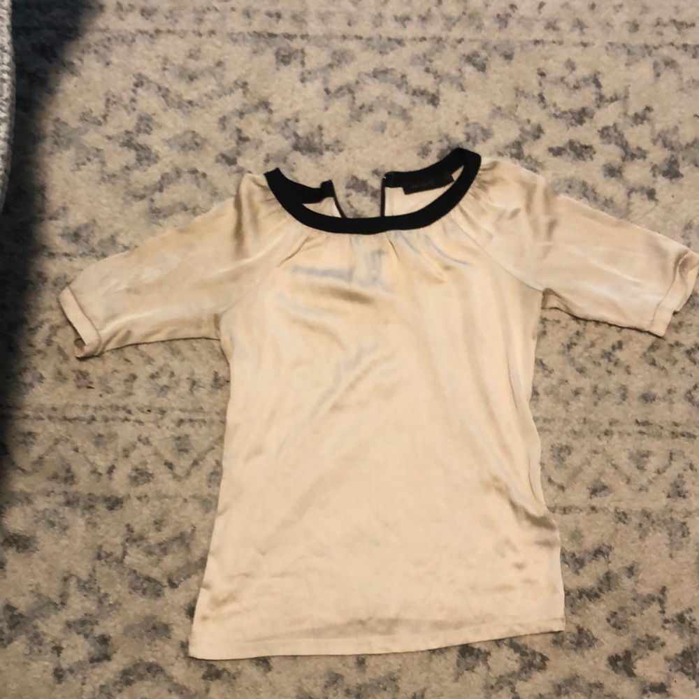 No longer fits ! Size small blouse from the Limited